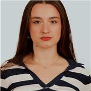 Estudiante de tercer año del Grado de Biología en la UPV, imparte clases de forma online y presencial.